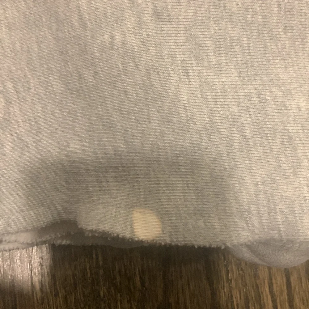 Women’s Reverse Weave Champion cropped cut-off Hoodie - Picture 4 of 4